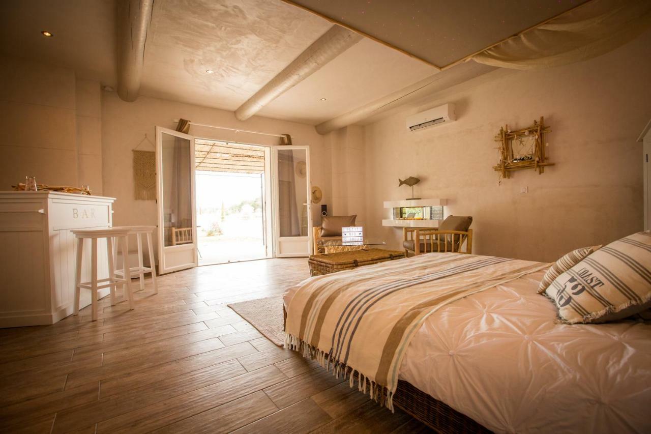 Abri Cosy - Suite Romantique En Camargue サン・ジル エクステリア 写真